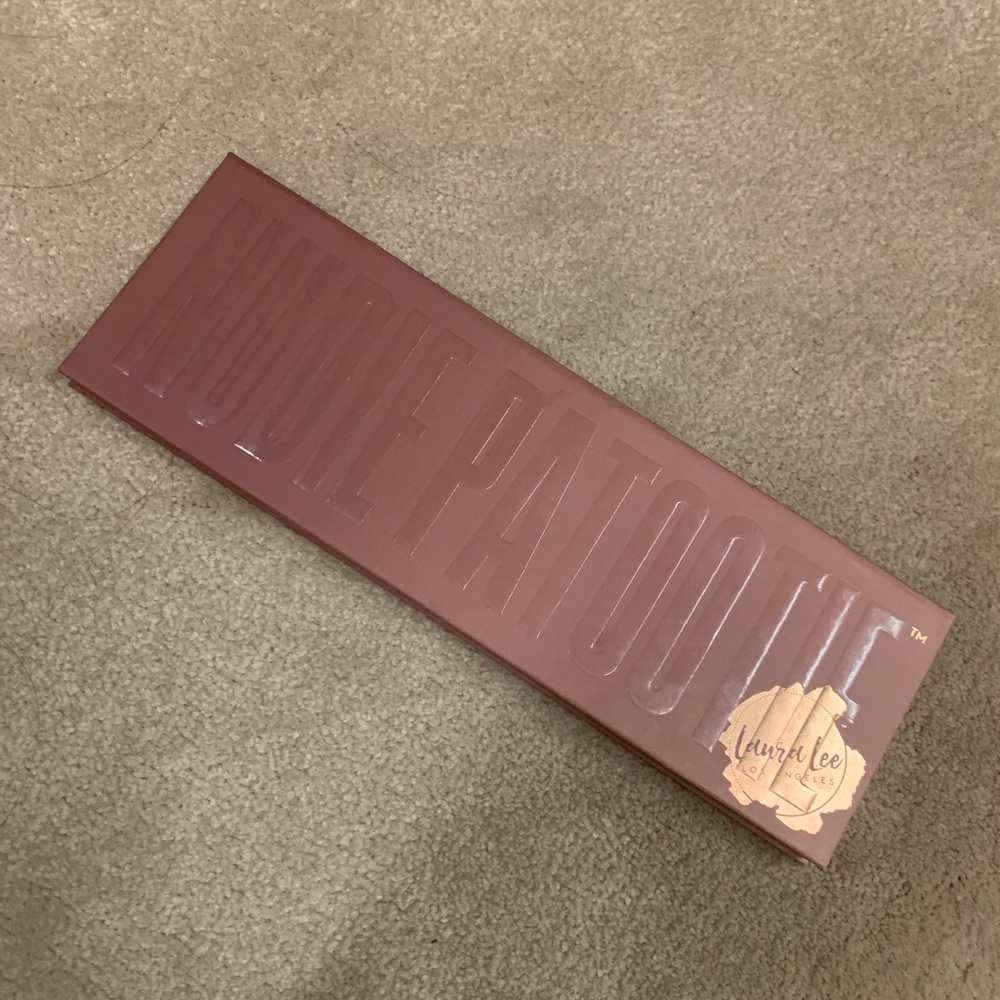 Eyeshadow palette